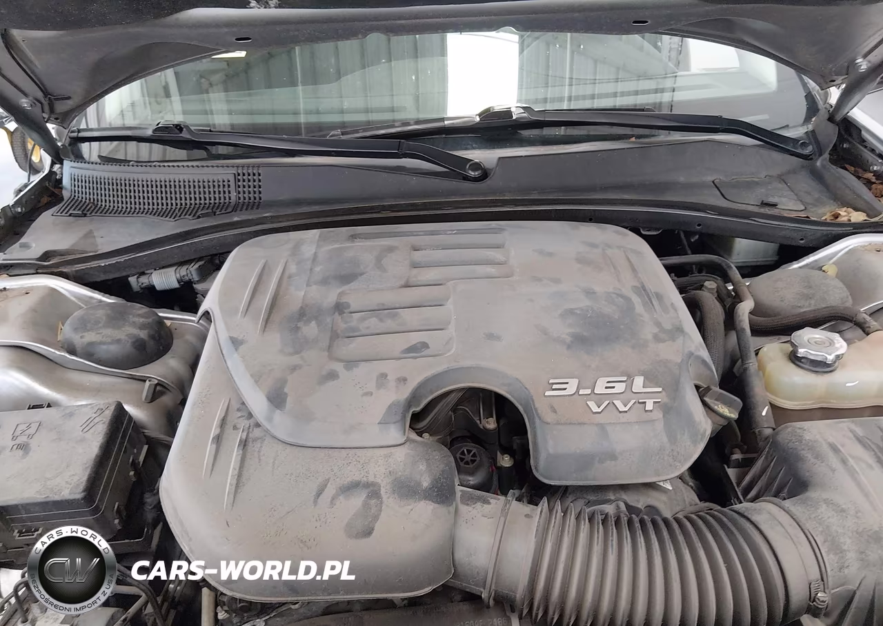 2018 Chrysler 300 Touring L VIN:2C3CCAAG8JH280208 - 10