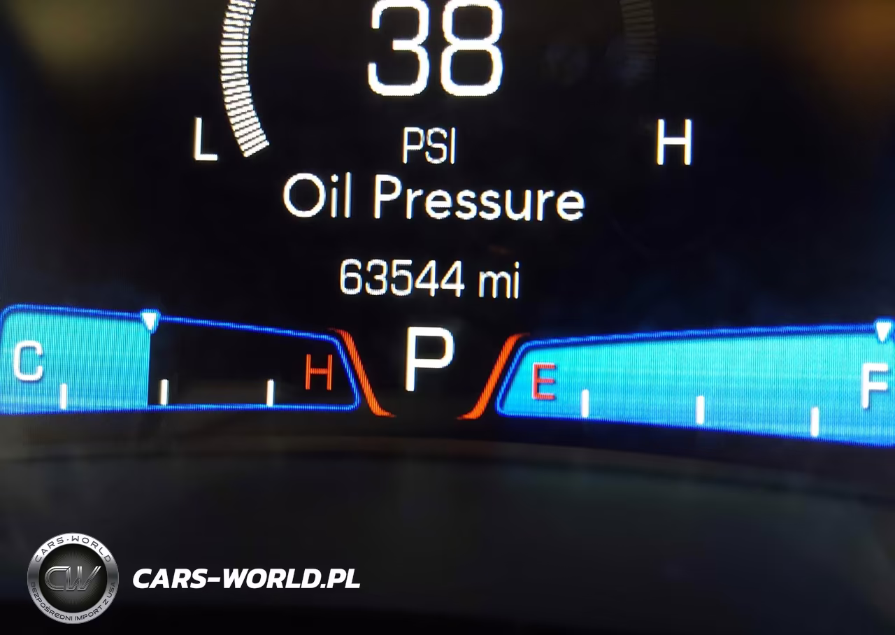 2018 Chrysler 300 Touring L VIN:2C3CCAAG8JH280208 - 16