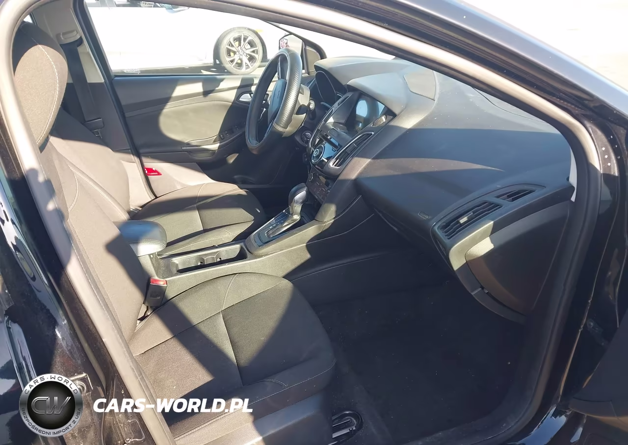 2017 Ford Focus Sel VIN:1FADP3M28HL225504 - 5