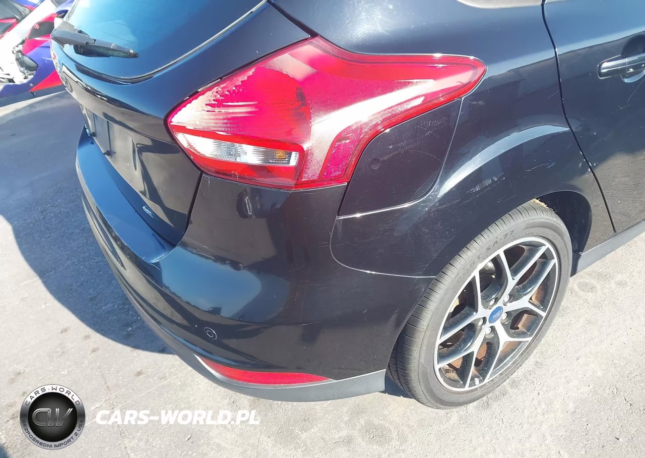 2017 Ford Focus Sel VIN:1FADP3M28HL225504 - 6