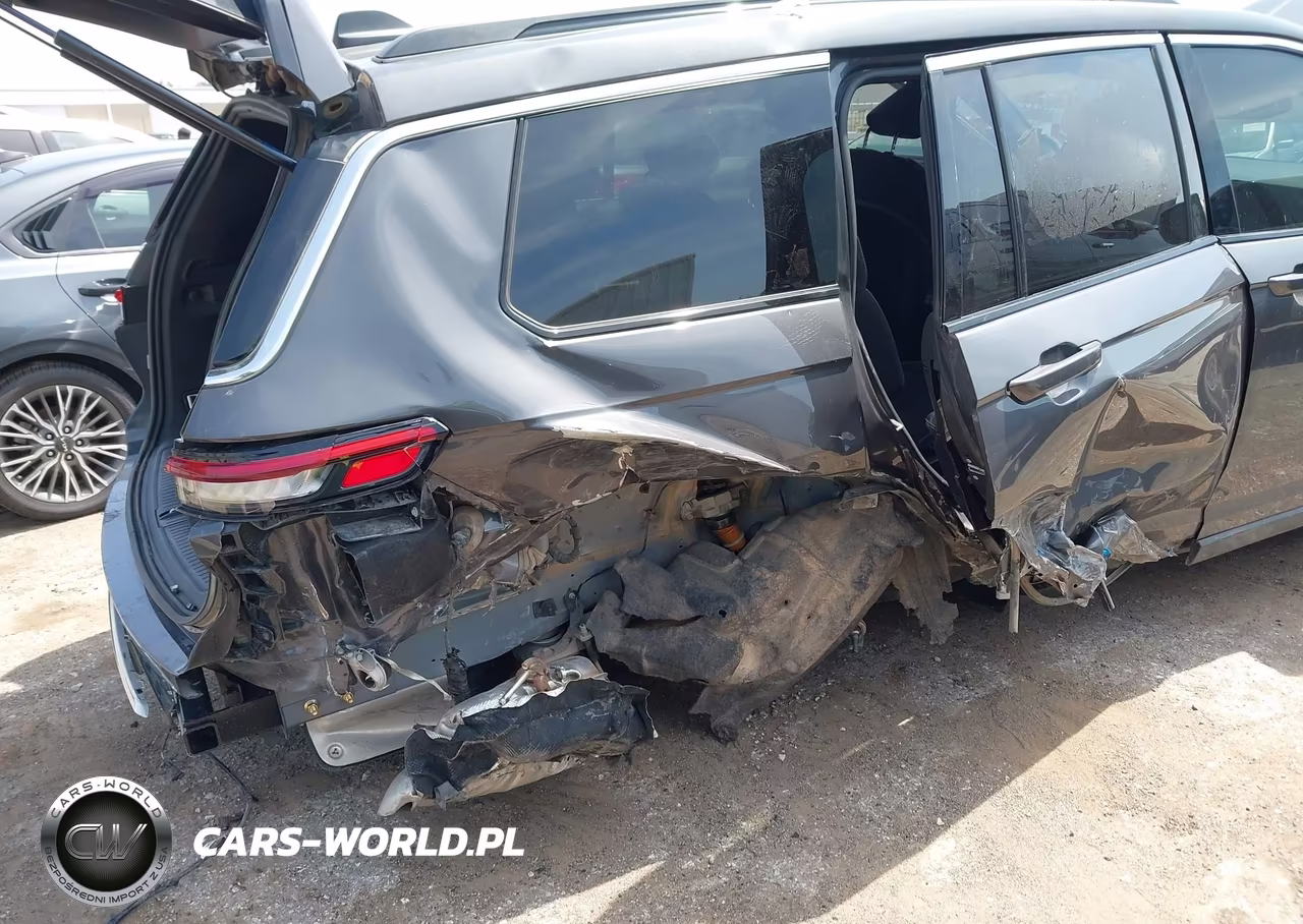 2024 Jeep Grand Cherokee L Laredo 4X2 VIN:1C4RJJAG9R8624108 - 6
