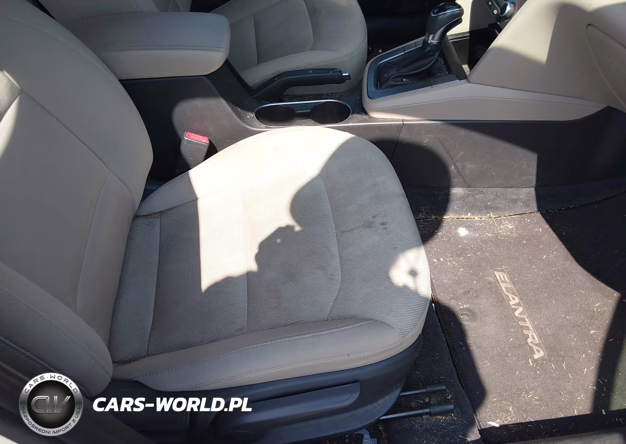 2017 Hyundai Elantra Value Edition VIN:5NPD84LF8HH138109 - 5