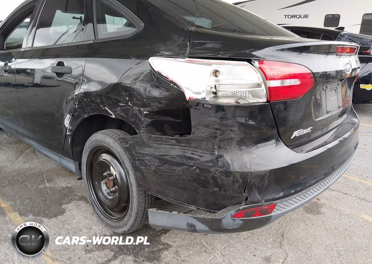 2017 Ford Focus S VIN:1FADP3E22HL325211 - 6