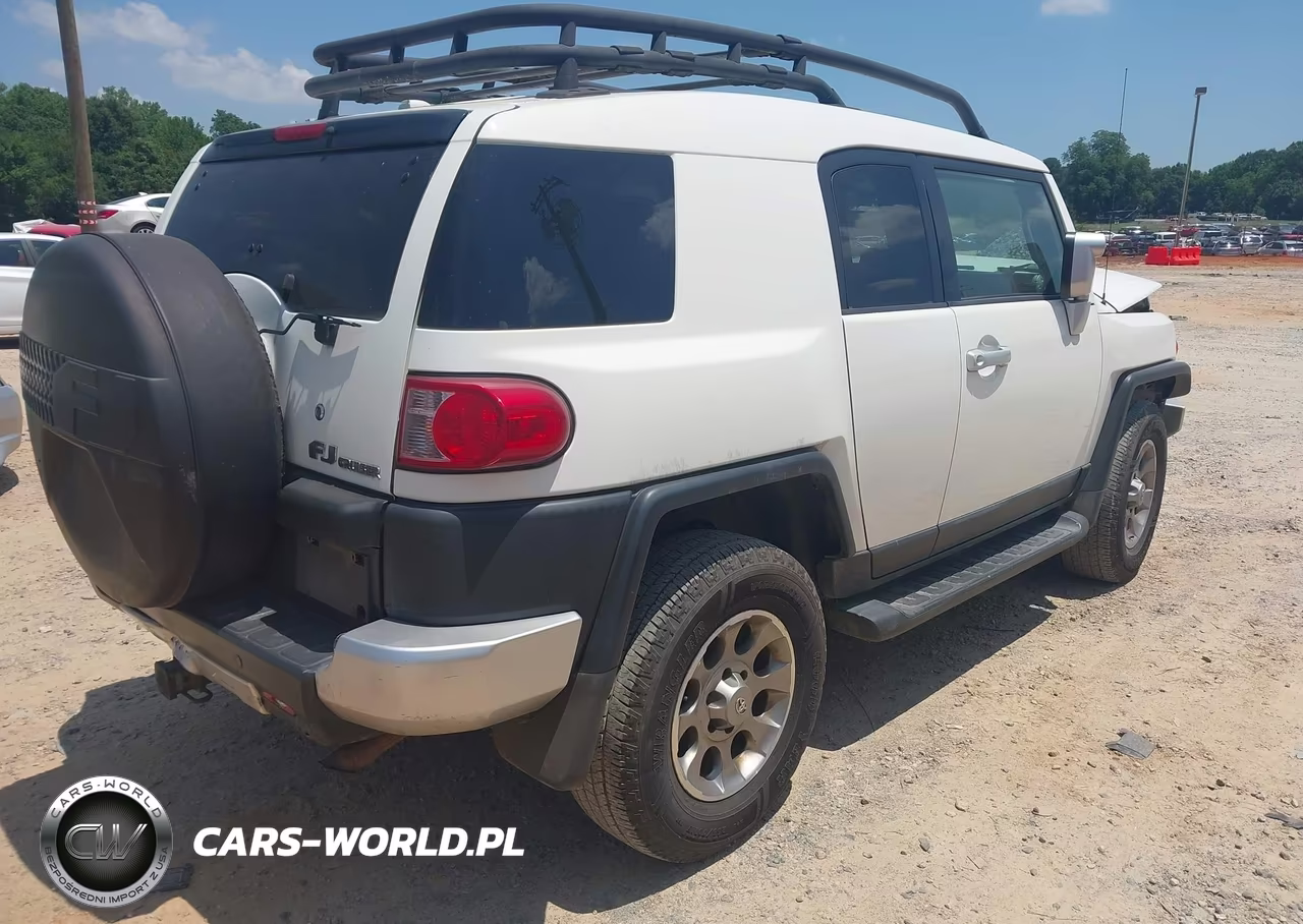 2011 Toyota Fj Cruiser VIN:JTEBU4BF0BK102147 - 4