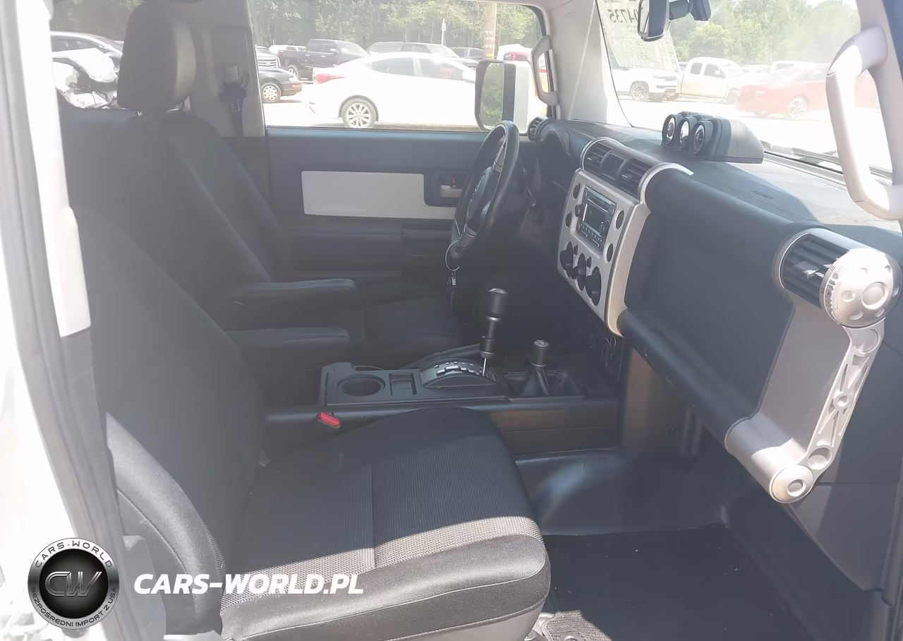 2011 Toyota Fj Cruiser VIN:JTEBU4BF0BK102147 - 5