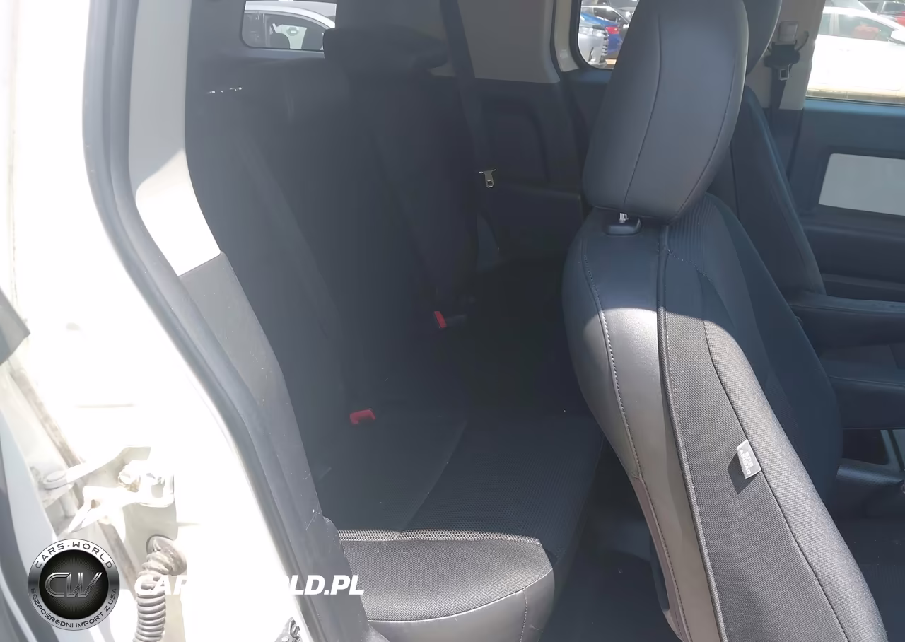 2011 Toyota Fj Cruiser VIN:JTEBU4BF0BK102147 - 8