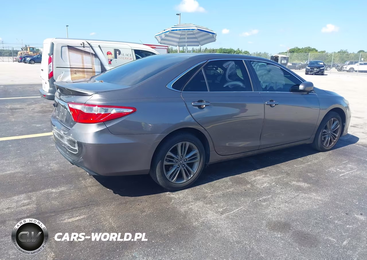 2017 Toyota Camry Se VIN:4T1BF1FK2HU308390 - 4