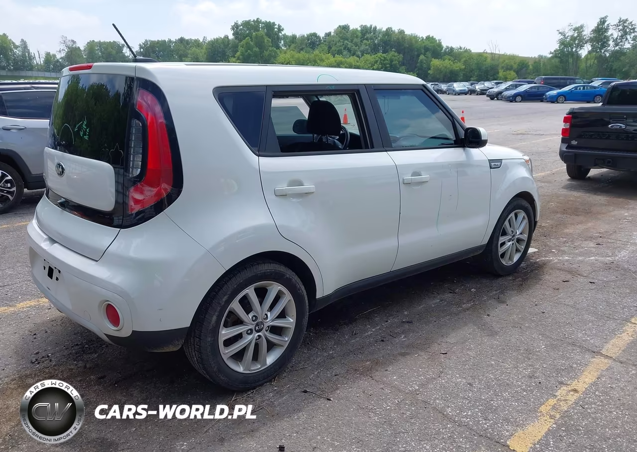 2017 Kia Soul + VIN:KNDJP3A53H7413156 - 4
