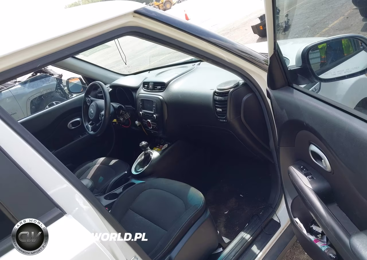2017 Kia Soul + VIN:KNDJP3A53H7413156 - 5