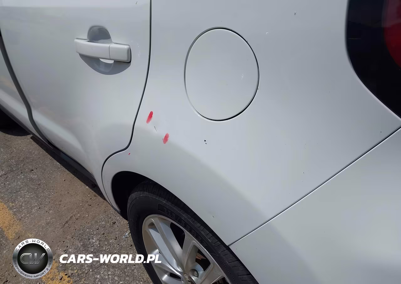 2017 Kia Soul + VIN:KNDJP3A53H7413156 - 6