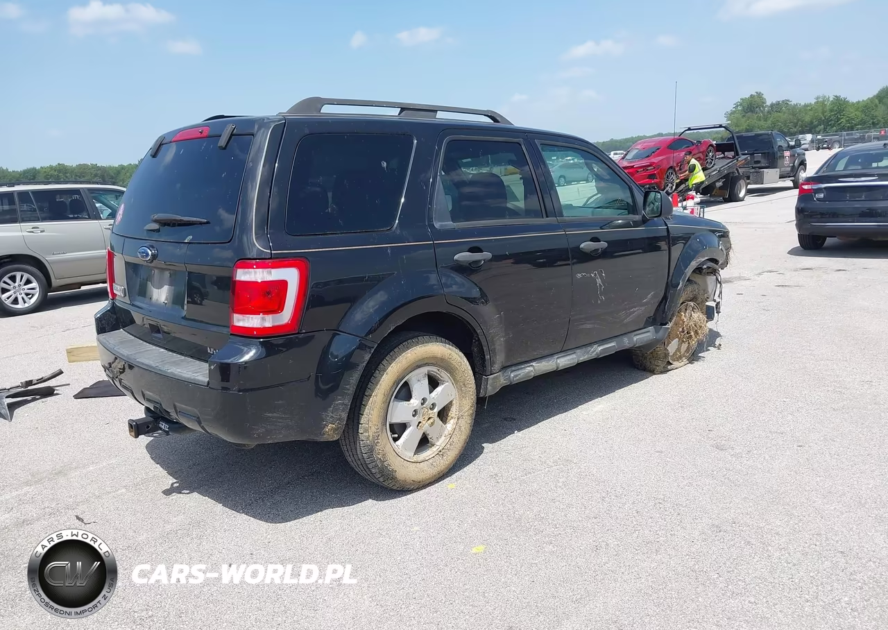 2011 Ford Escape Xlt VIN:1FMCU0D76BKB20803 - 4