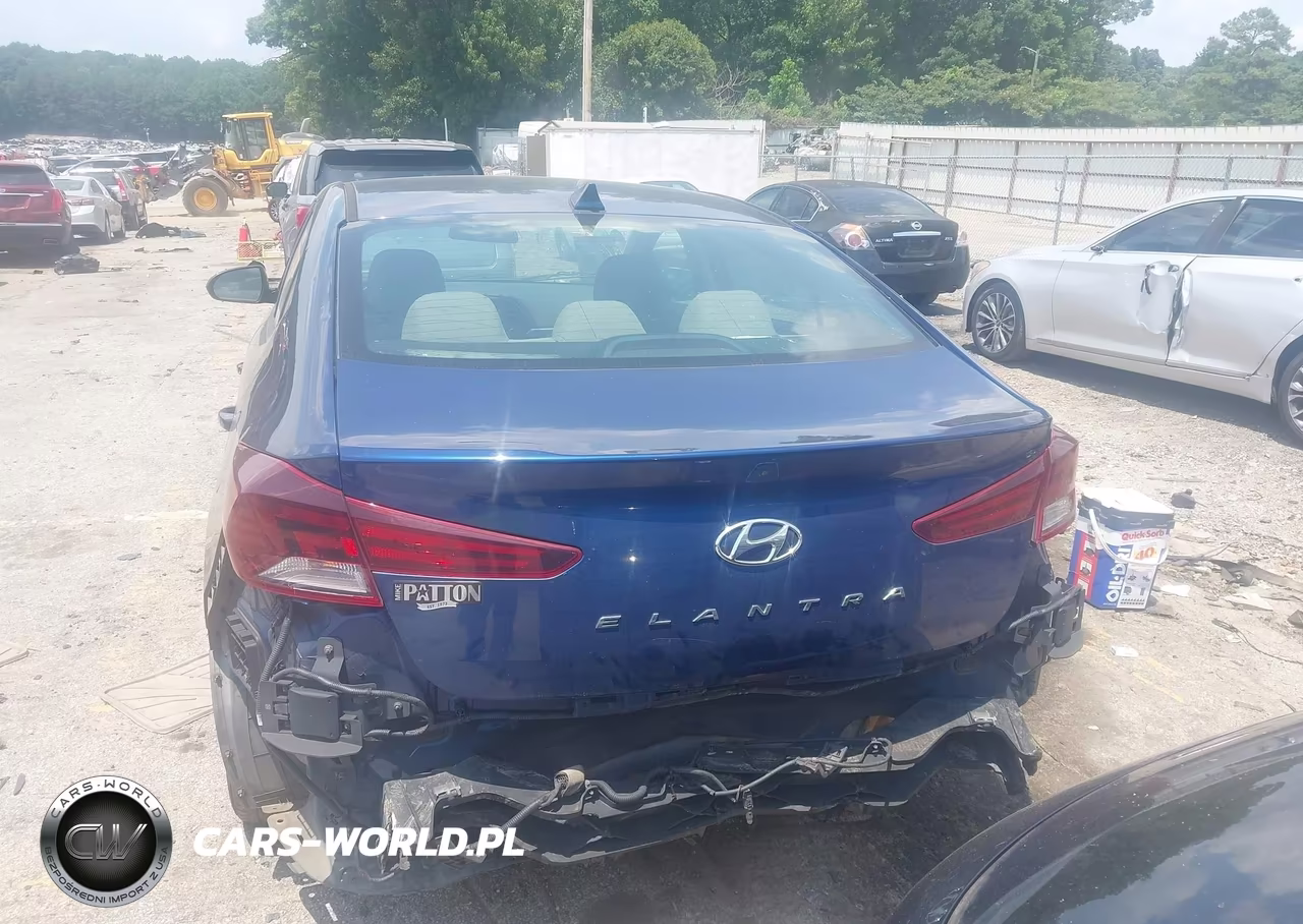 2019 Hyundai Elantra Sel VIN:5NPD84LF3KH460292 - 17