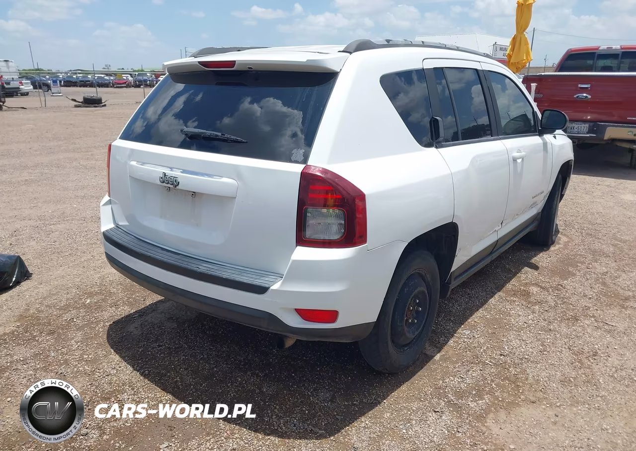 2015 Jeep Compass Sport VIN:1C4NJCBA3FD313412 - 4