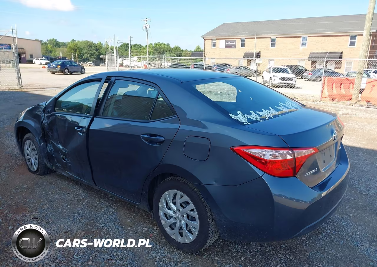 2018 Toyota Corolla Le VIN:5YFBURHE1JP787730 - 3