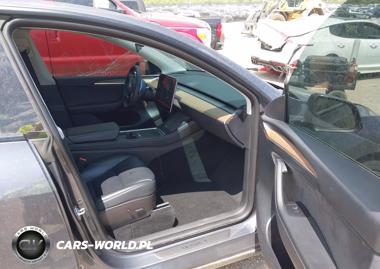 2022 Tesla Model Y Performance Dual Motor All-Wheel Drive VIN:7SAYGDEF8NF546205 - 5