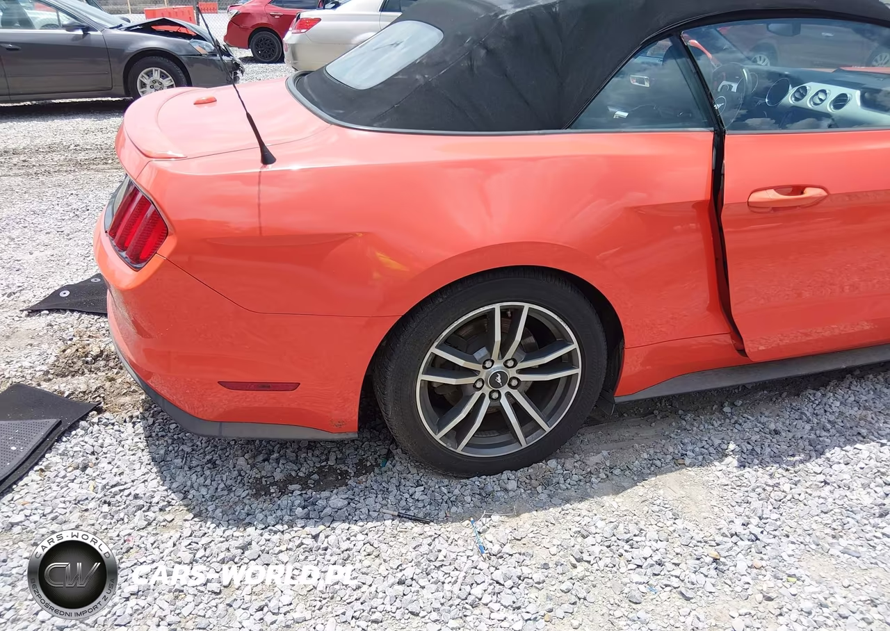 2016 Ford Mustang Ecoboost Premium VIN:1FATP8UH5G5217151 - 4