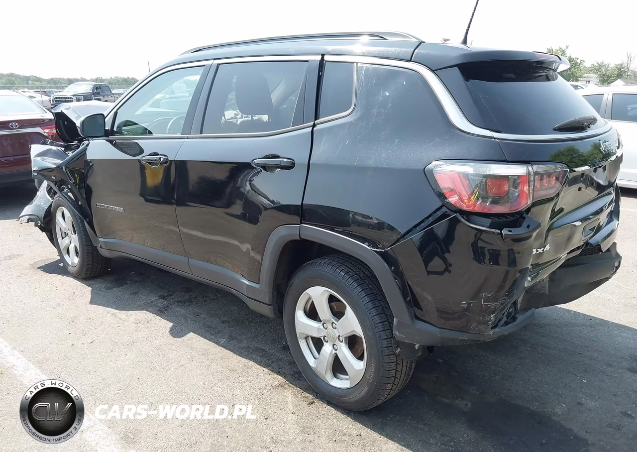 2018 Jeep Compass Latitude 4X4 VIN:3C4NJDBB1JT434618 - 3