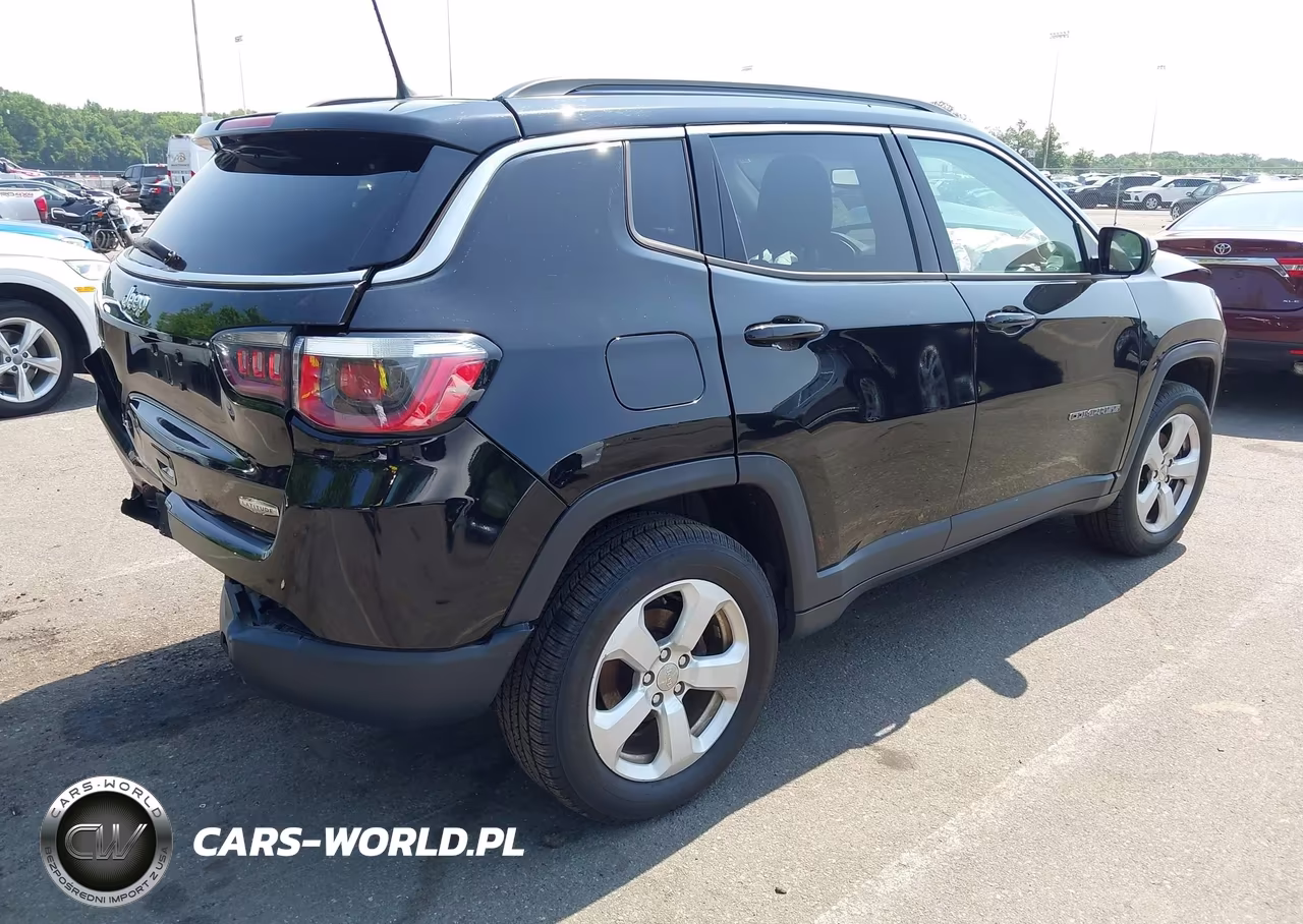 2018 Jeep Compass Latitude 4X4 VIN:3C4NJDBB1JT434618 - 4
