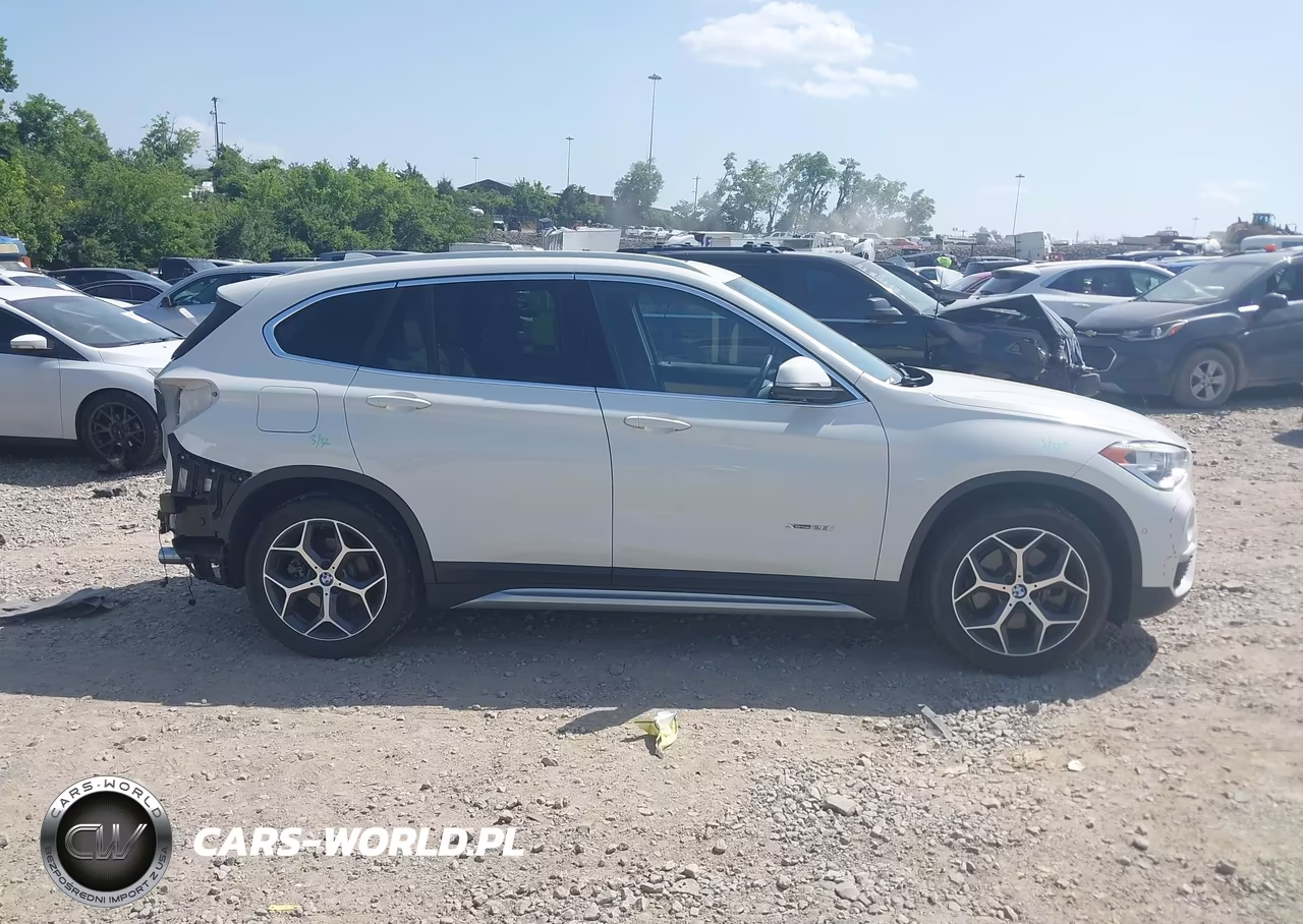 2017 BMW X1 xDrive28I VIN:WBXHT3C31H5F84673 - 13