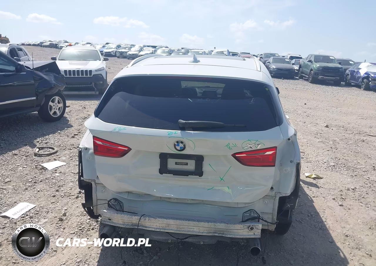 2017 BMW X1 xDrive28I VIN:WBXHT3C31H5F84673 - 16