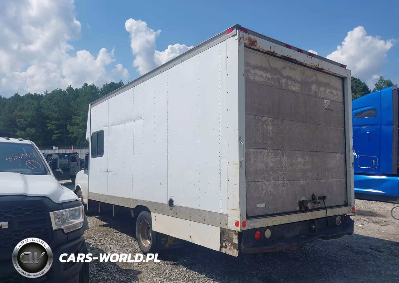 2009 Chevrolet Express Cutaway Work Van VIN:1GBJG31K191128213 - 13