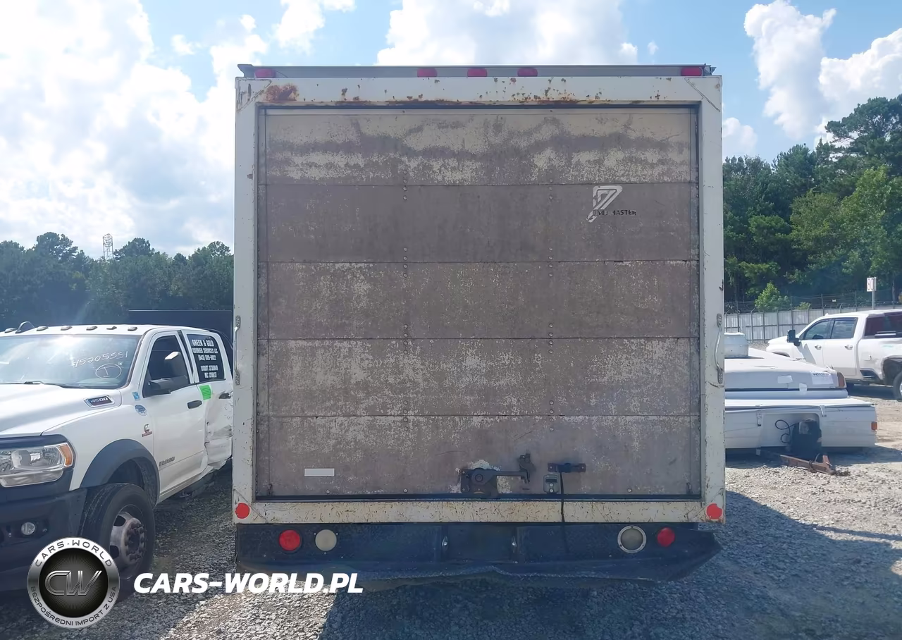 2009 Chevrolet Express Cutaway Work Van VIN:1GBJG31K191128213 - 14