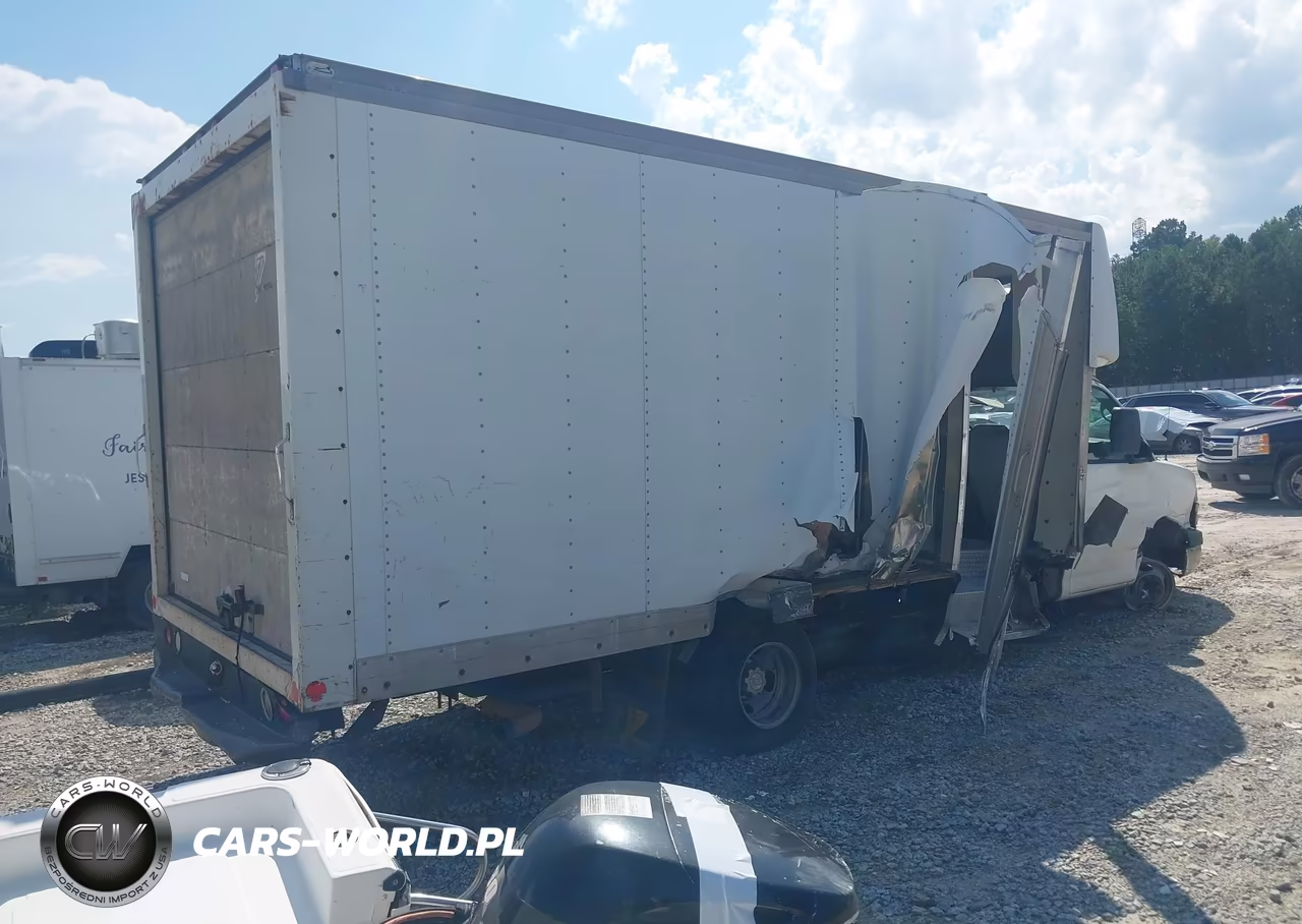 2009 Chevrolet Express Cutaway Work Van VIN:1GBJG31K191128213 - 4