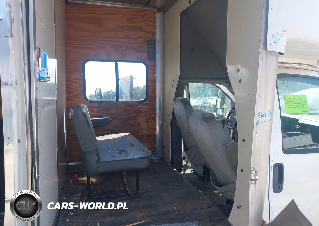 2009 Chevrolet Express Cutaway Work Van VIN:1GBJG31K191128213 - 7