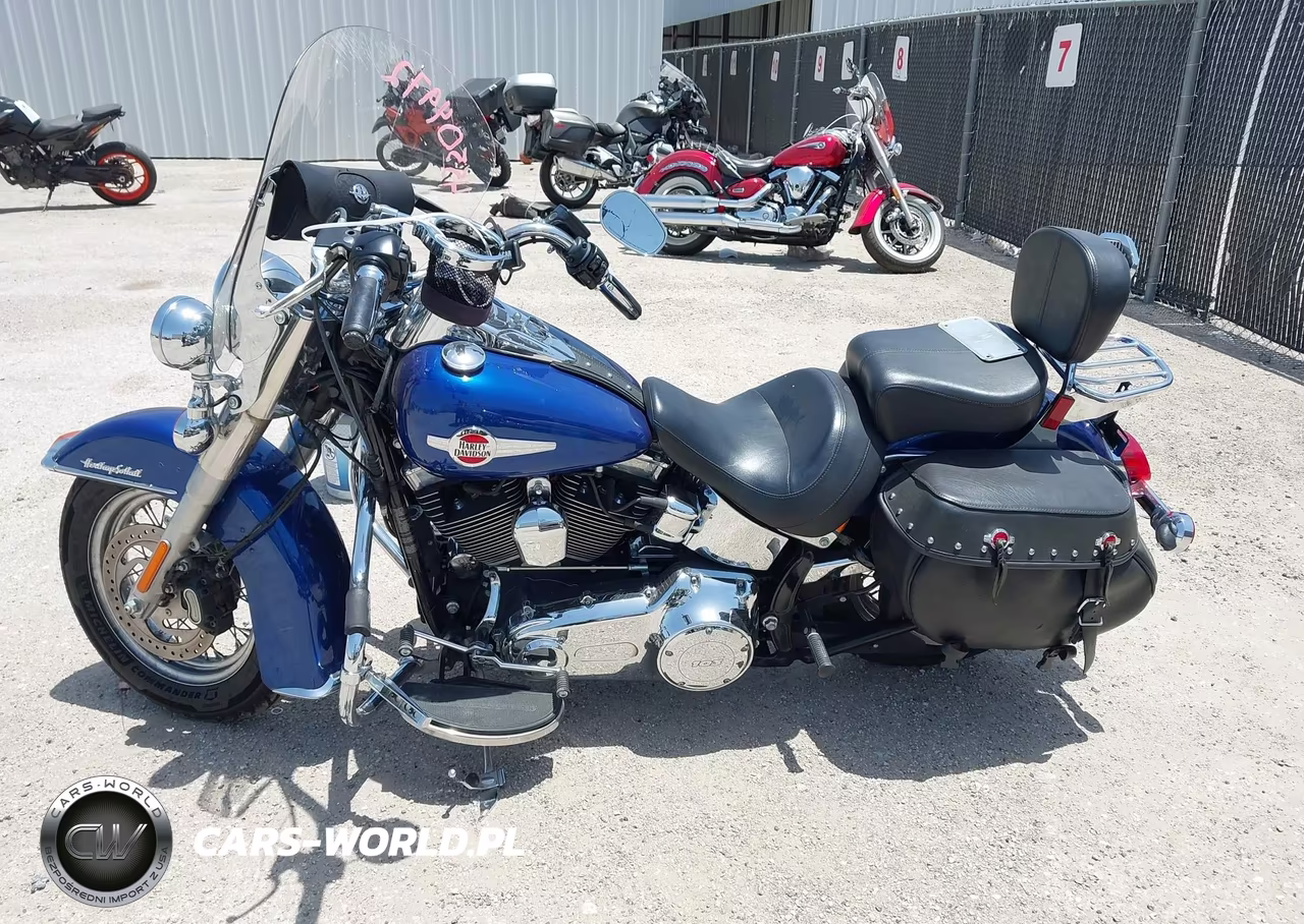 2016 Harley-Davidson Flstc Heritage Softail Classic VIN:1HD1BWV13GB017410 - 13