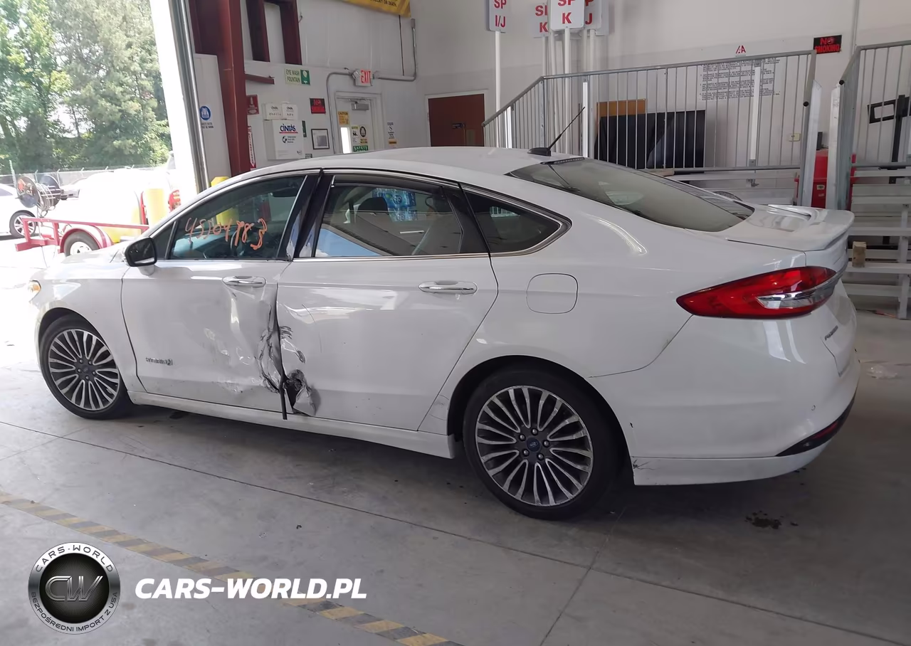 2018 Ford Fusion Hybrid Titanium VIN:3FA6P0RU9JR207182 - 14