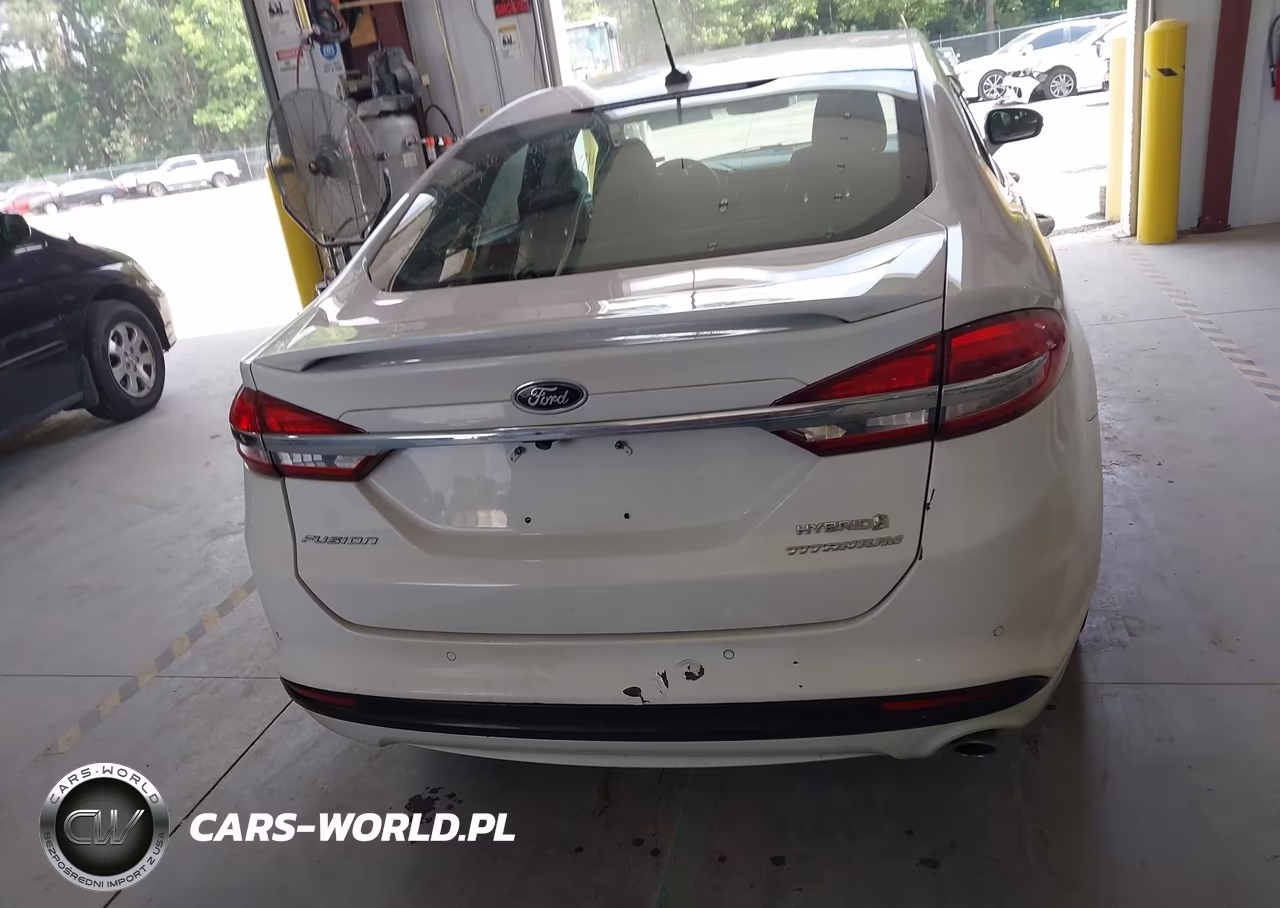 2018 Ford Fusion Hybrid Titanium VIN:3FA6P0RU9JR207182 - 16