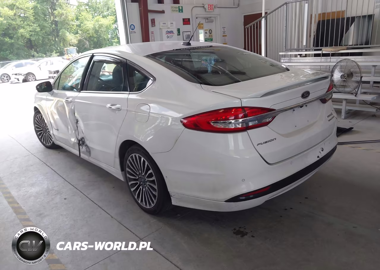 2018 Ford Fusion Hybrid Titanium VIN:3FA6P0RU9JR207182 - 3