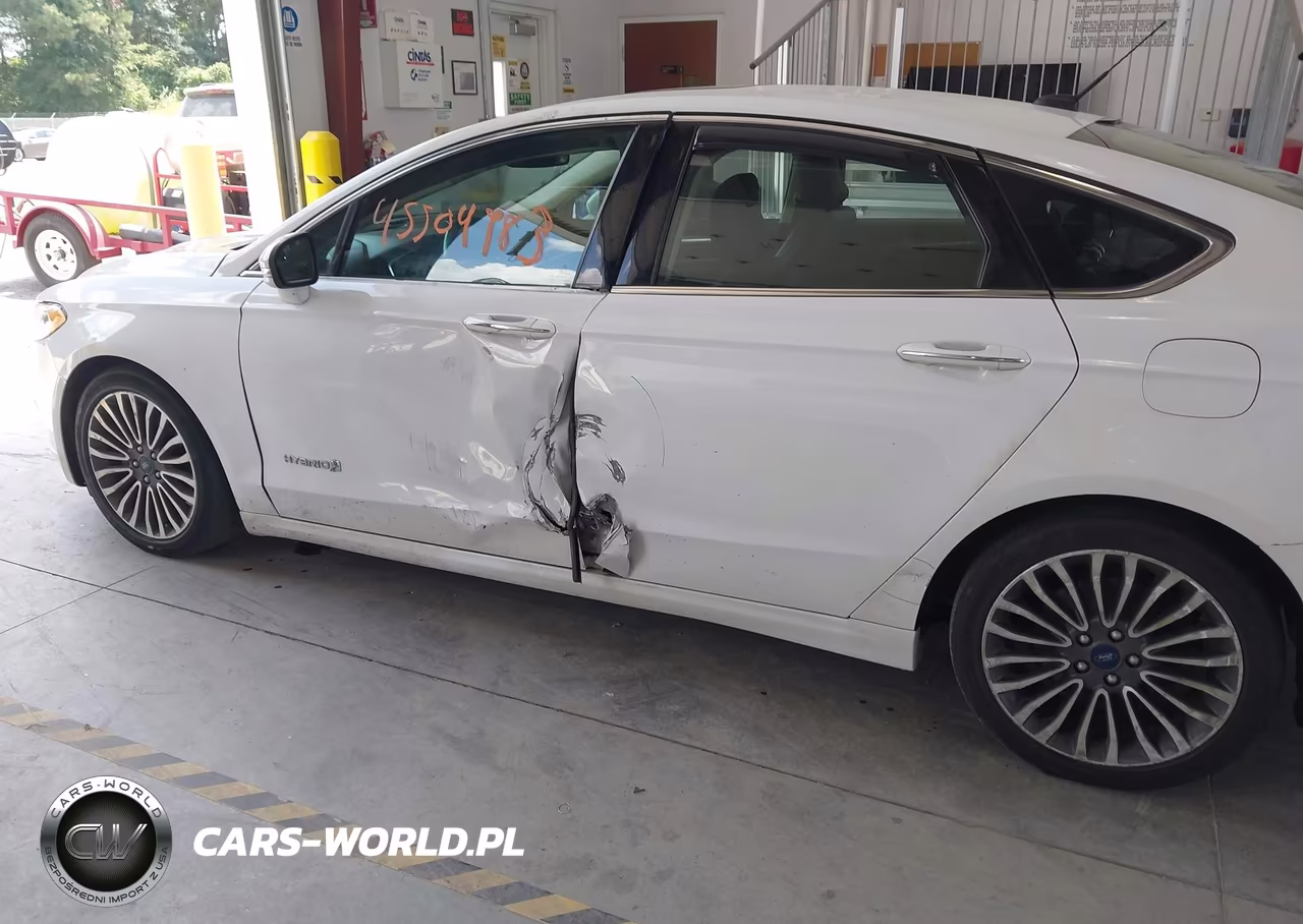 2018 Ford Fusion Hybrid Titanium VIN:3FA6P0RU9JR207182 - 6