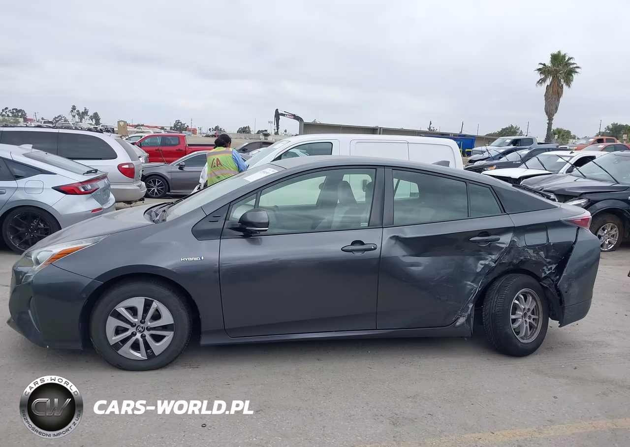 2018 Toyota Prius Two VIN:JTDKBRFU7J3059936 - 14