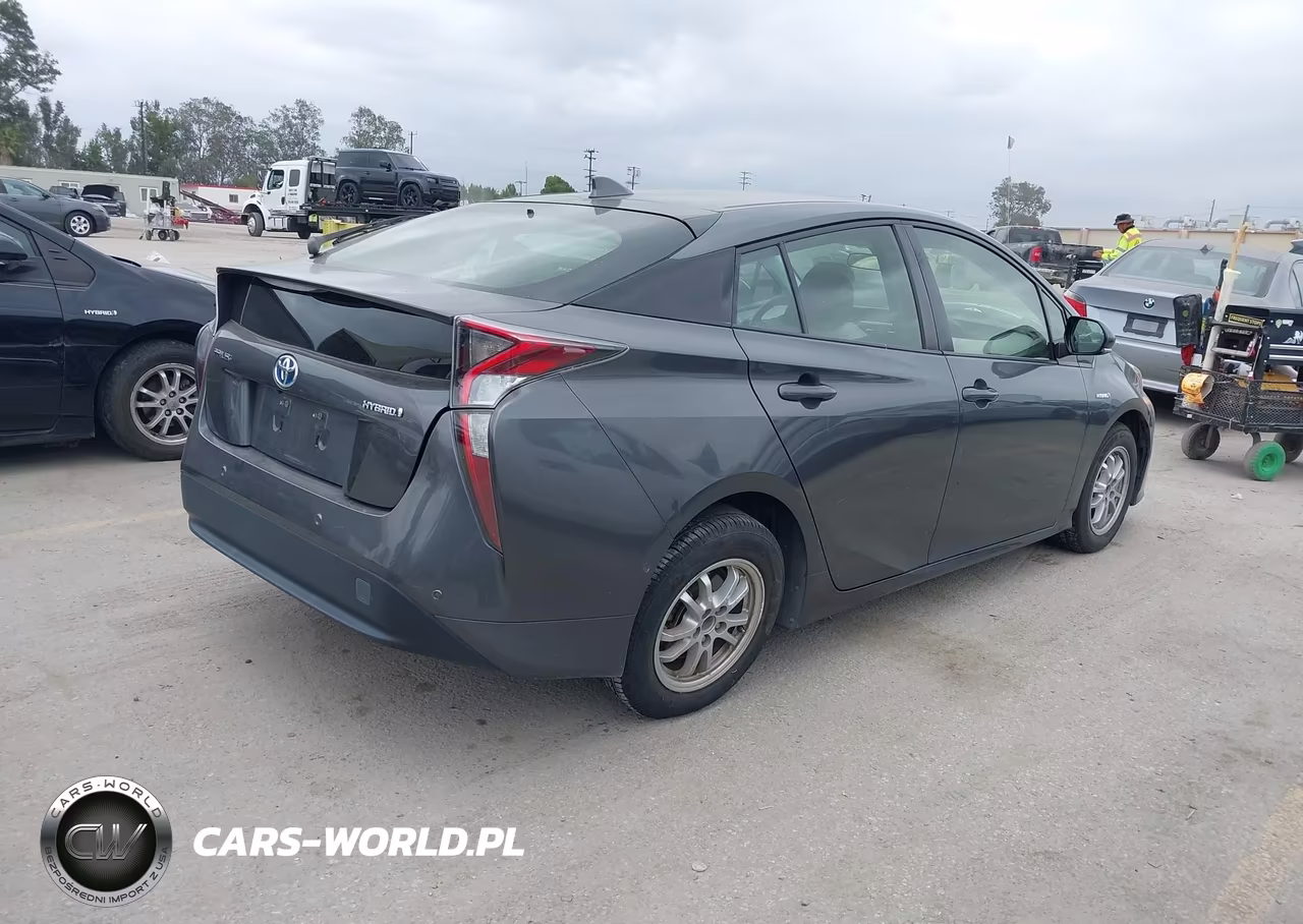 2018 Toyota Prius Two VIN:JTDKBRFU7J3059936 - 4