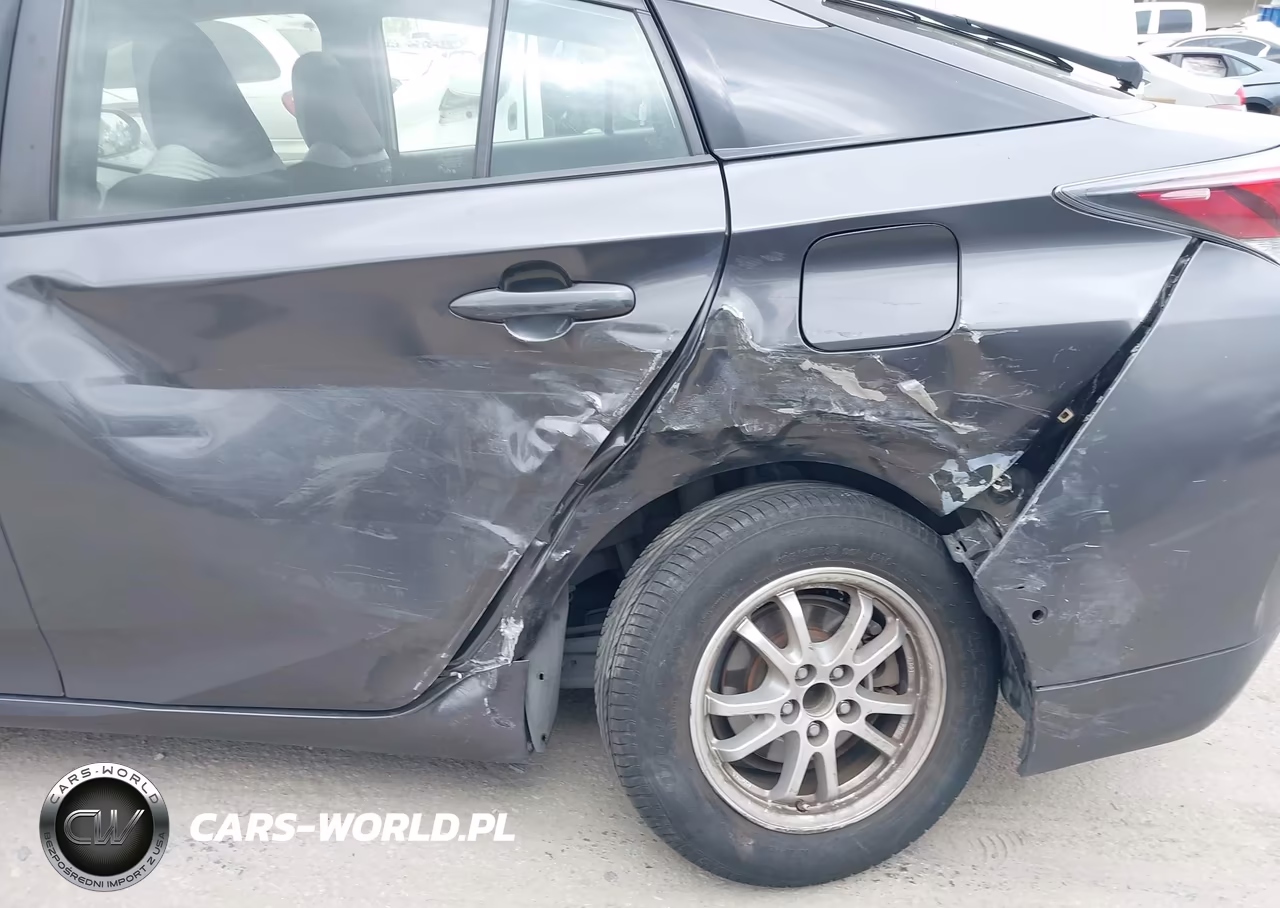 2018 Toyota Prius Two VIN:JTDKBRFU7J3059936 - 6