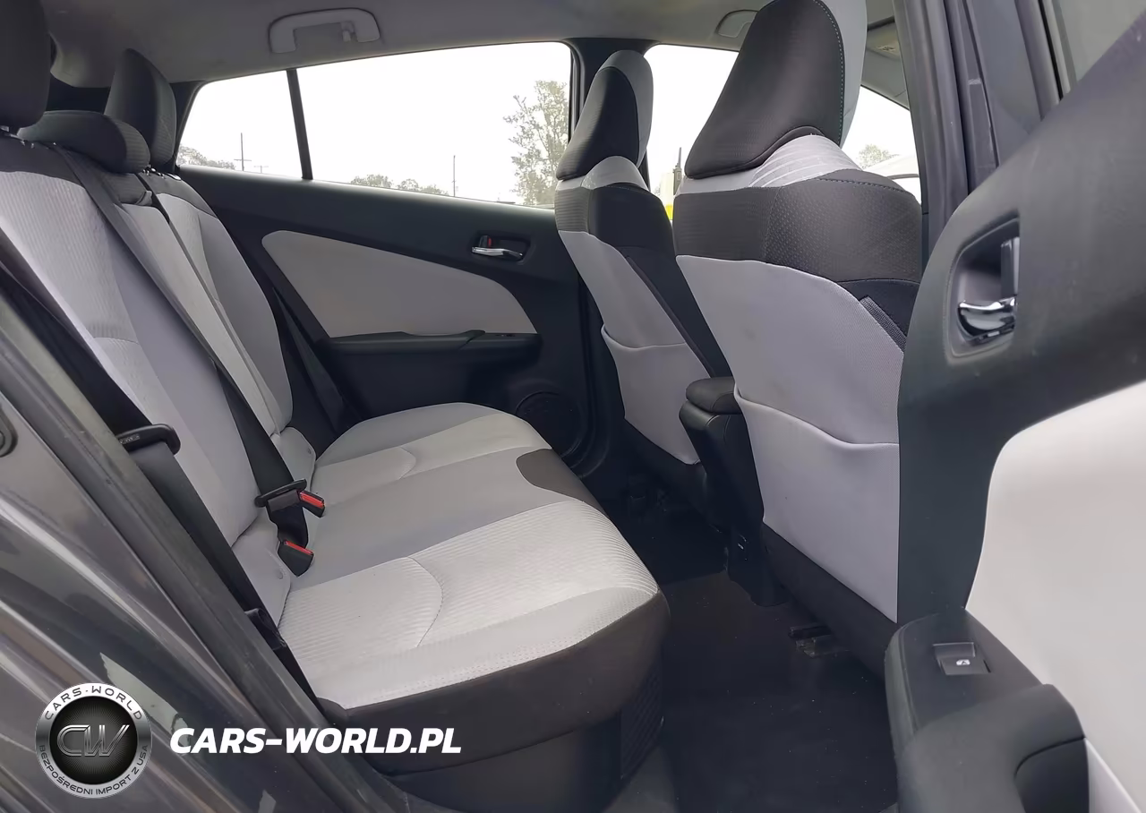 2018 Toyota Prius Two VIN:JTDKBRFU7J3059936 - 8