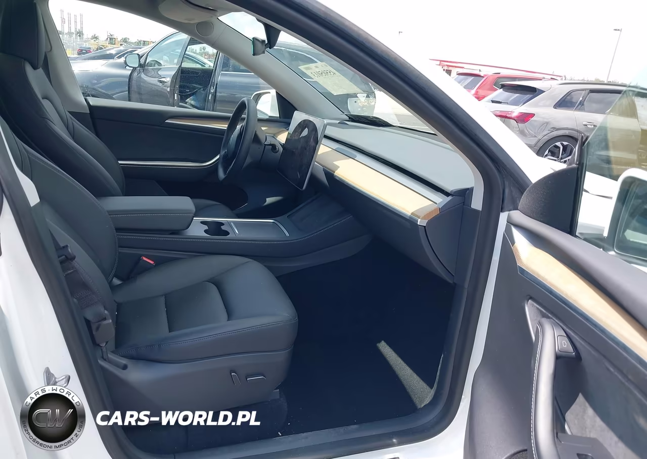 2023 Tesla Model Y Performance Dual Motor All-Wheel Drive VIN:7SAYGDEF6PA049086 - 5