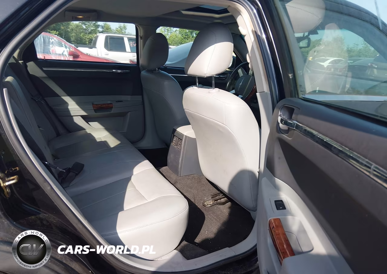 2006 Chrysler 300 Touring VIN:2C3KA53G36H474819 - 8