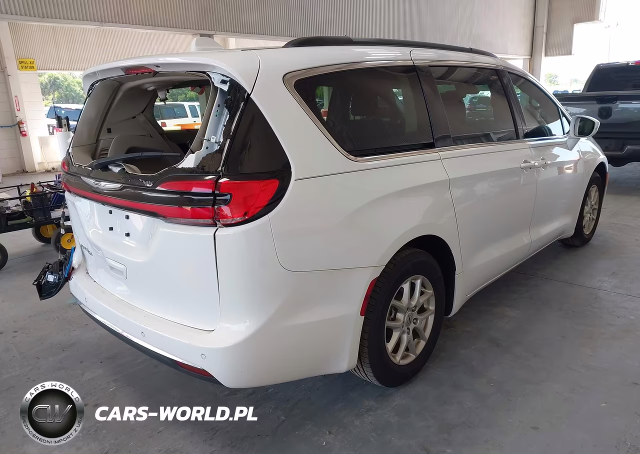 2022 Chrysler Pacifica Touring L VIN:2C4RC1BG4NR155677 - 4