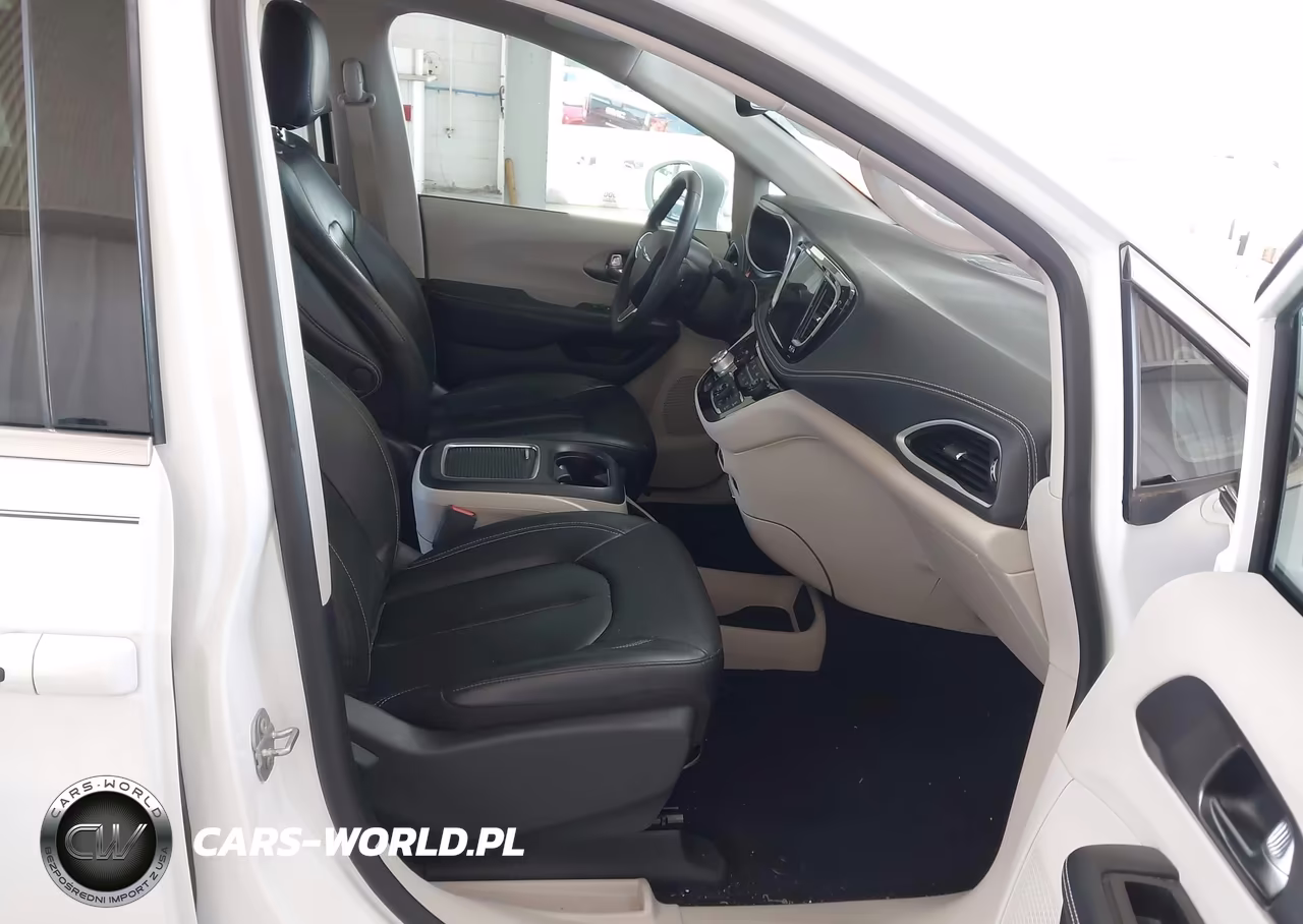 2022 Chrysler Pacifica Touring L VIN:2C4RC1BG4NR155677 - 5