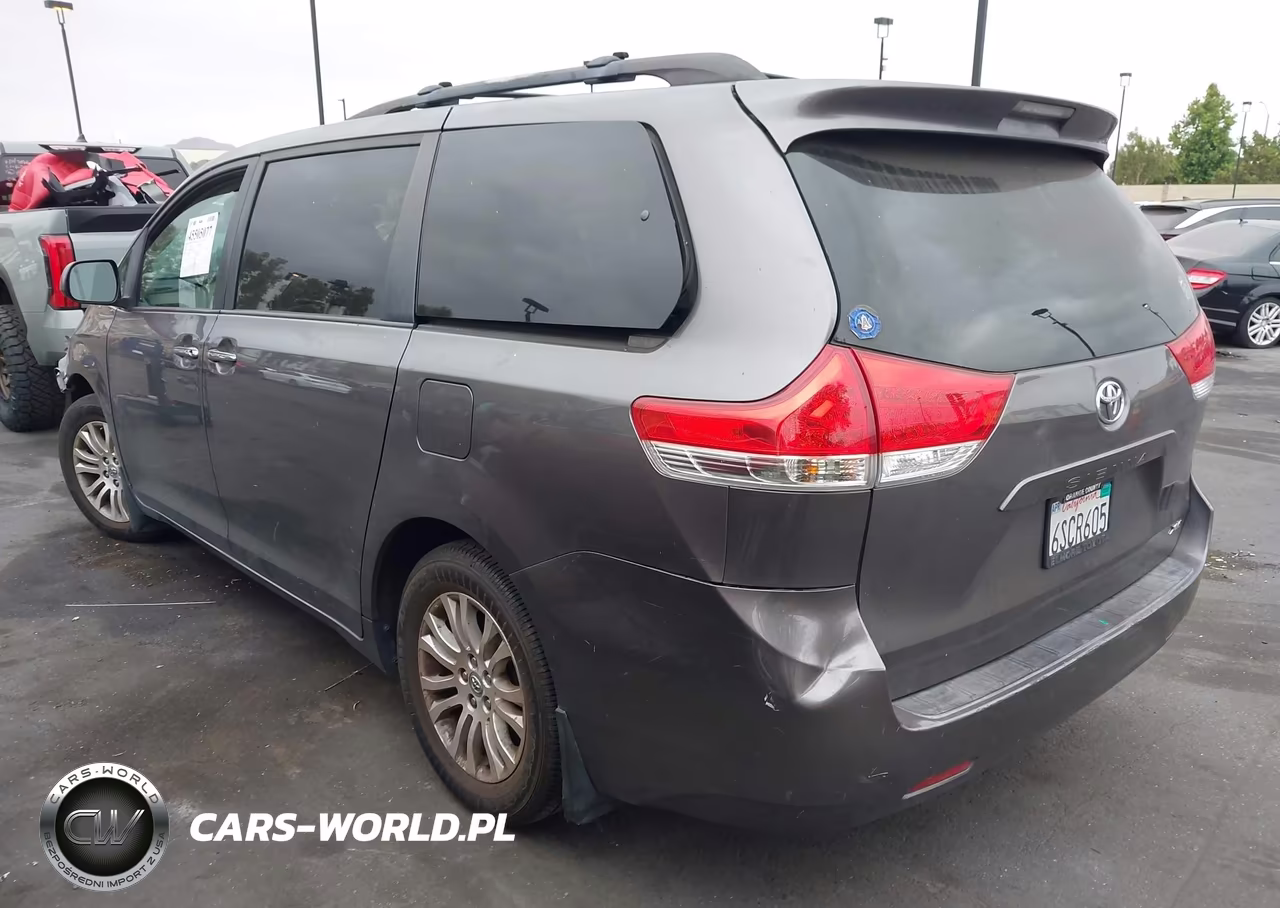 2011 Toyota Sienna Xle V6 Auto Access Seat VIN:5TDYK3DC4BS144265 - 3