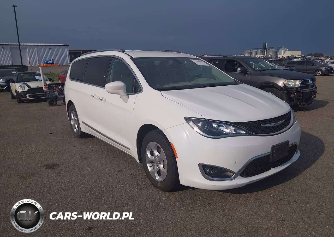 2017 Chrysler Pacifica Touring-L Plus – zdjęcie 1 z 16