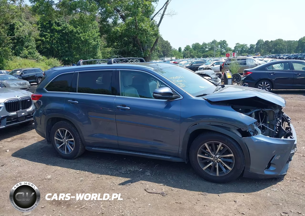 2017 Toyota Highlander Xle VIN:5TDJZRFH3HS483620 - 13