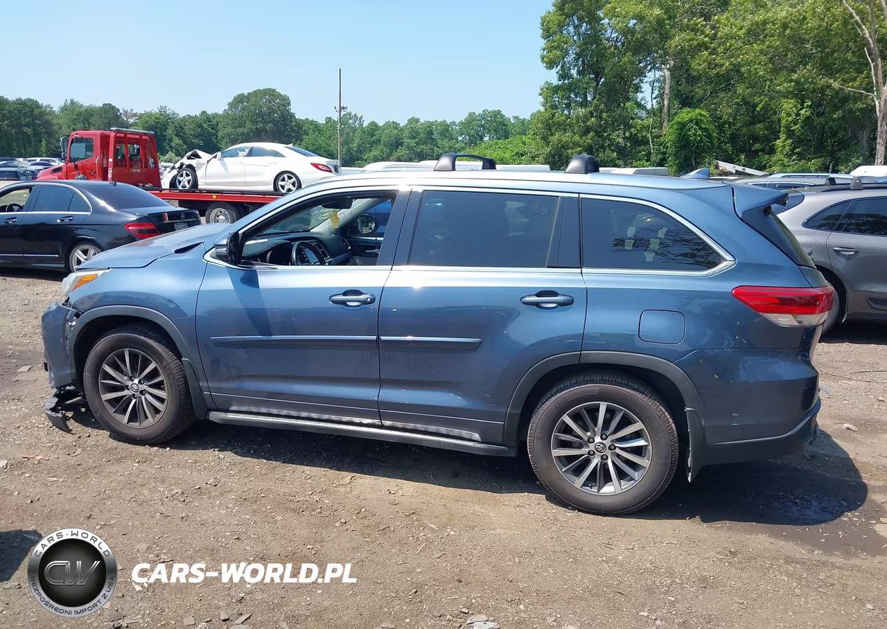 2017 Toyota Highlander Xle VIN:5TDJZRFH3HS483620 - 14