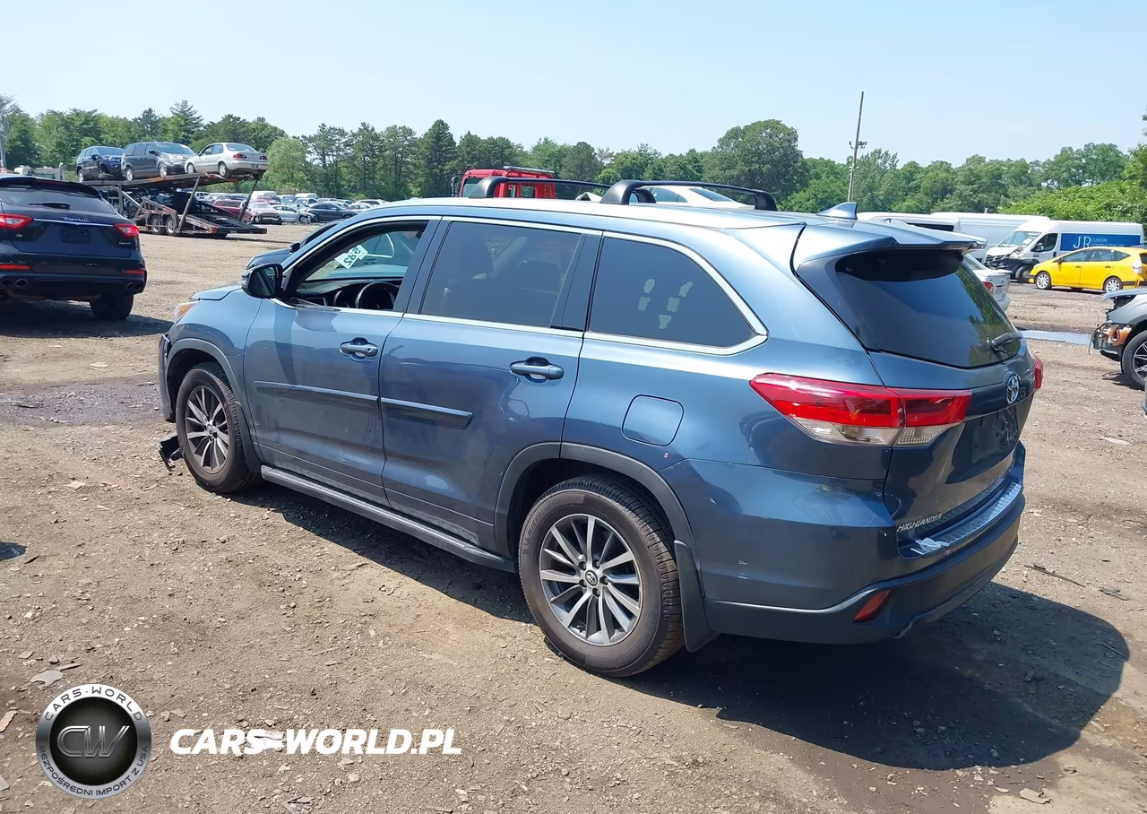 2017 Toyota Highlander Xle VIN:5TDJZRFH3HS483620 - 3