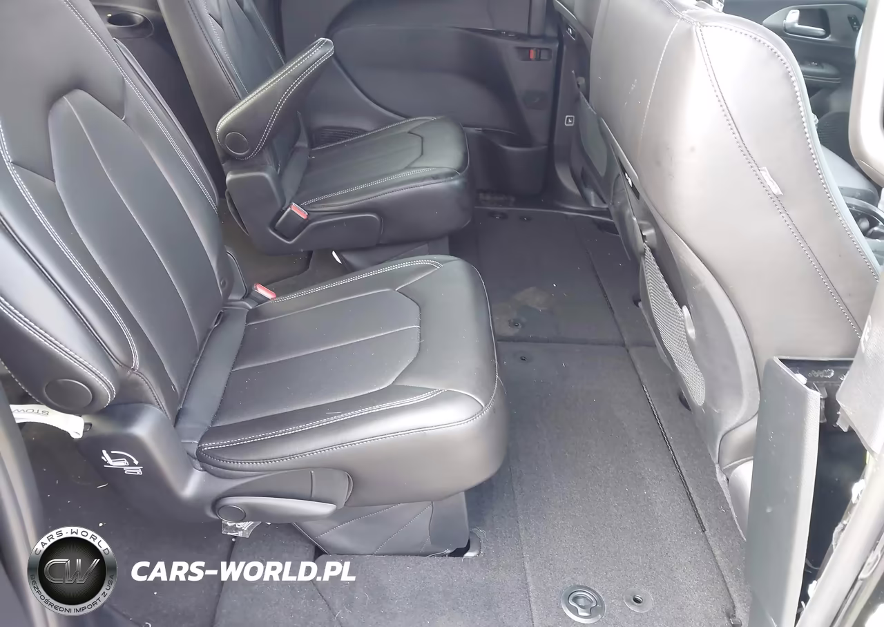2026 Chrysler Pacifica Select VIN:2C4RC1BG5TR222459 - 8