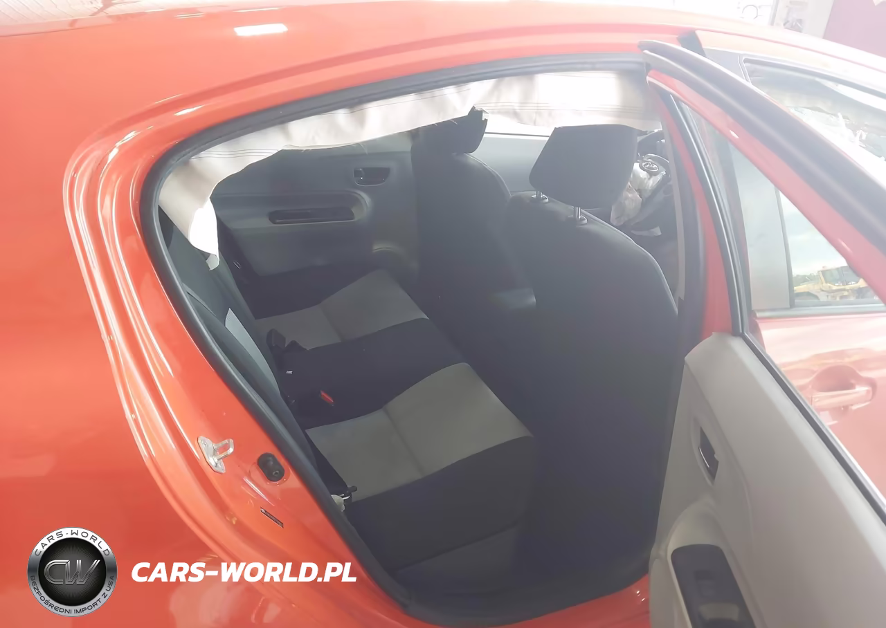 2014 Toyota Prius C Two VIN:JTDKDTB35E1066602 - 8
