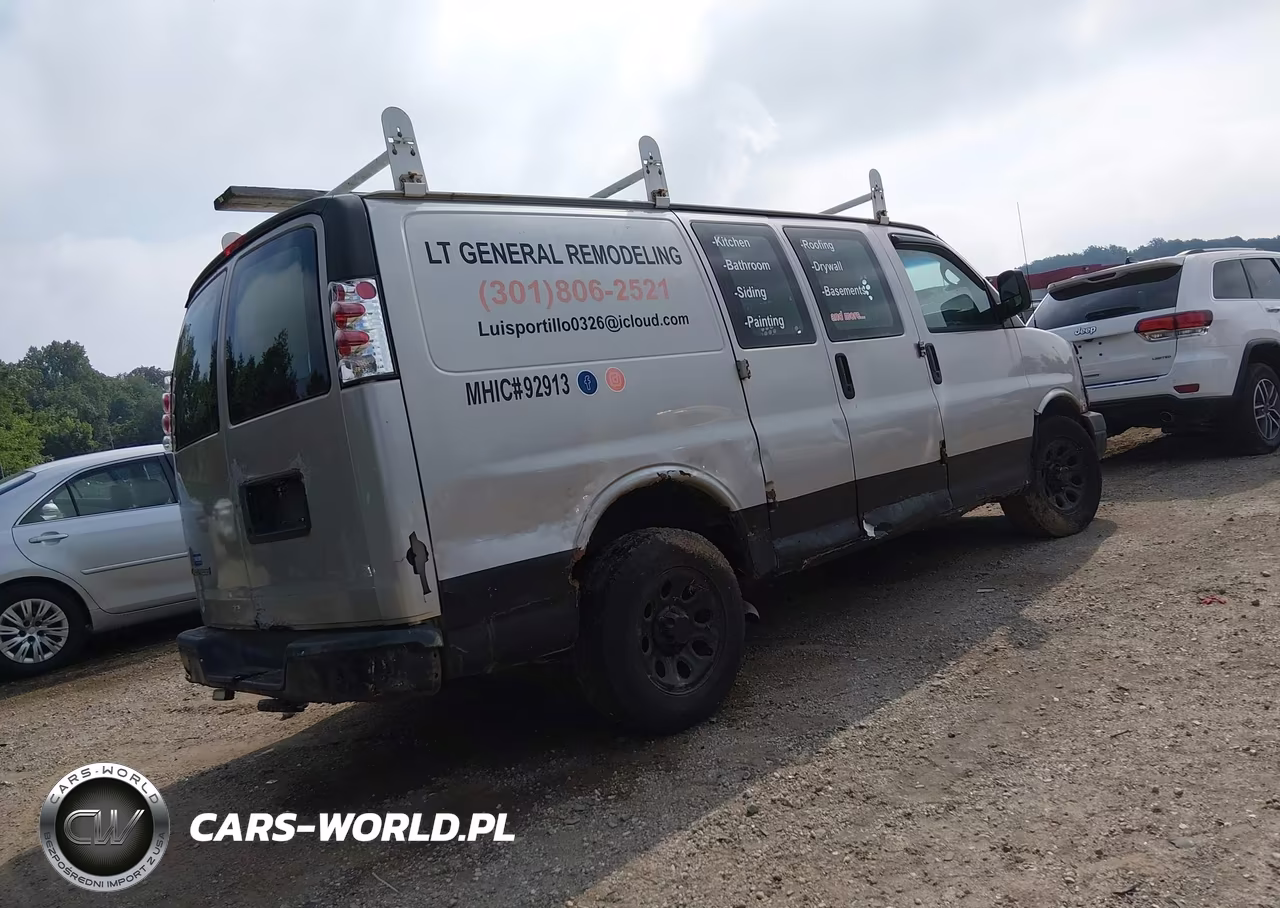 2009 Chevrolet Express Work Van VIN:1GCFG15X291166349 - 4