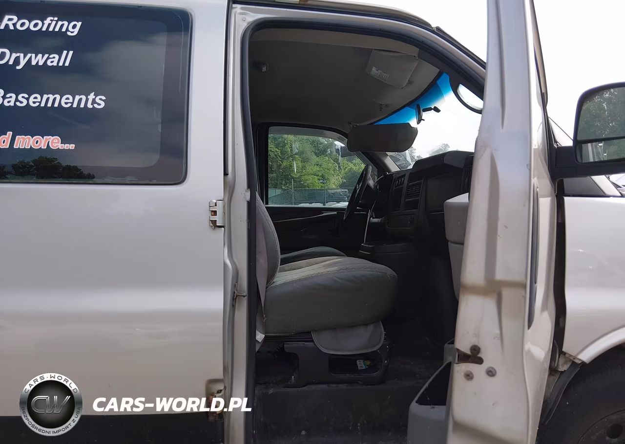 2009 Chevrolet Express Work Van VIN:1GCFG15X291166349 - 5
